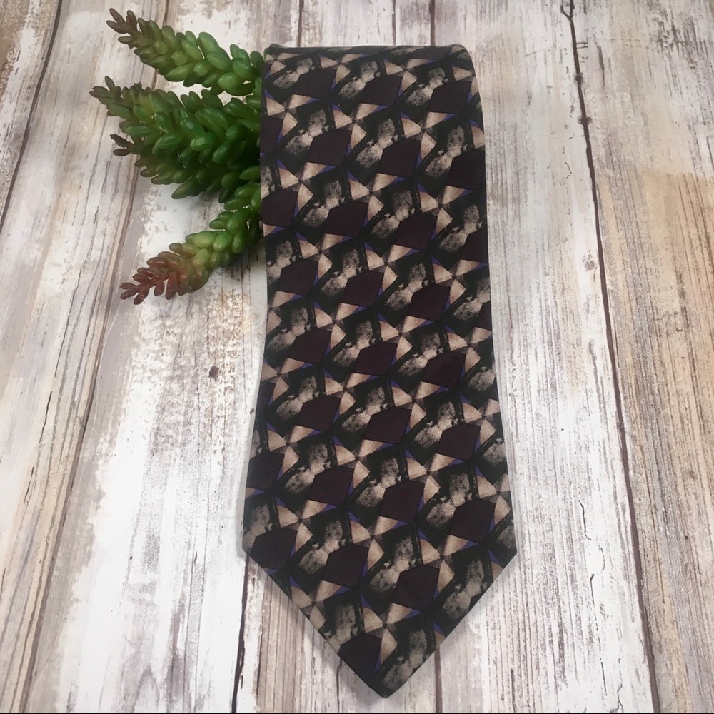 Daniel Hechter silk tie, geometric design